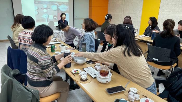 ▲밤에도 놀러오세-休 : 봄밤, 향기로운 차(茶)휴식