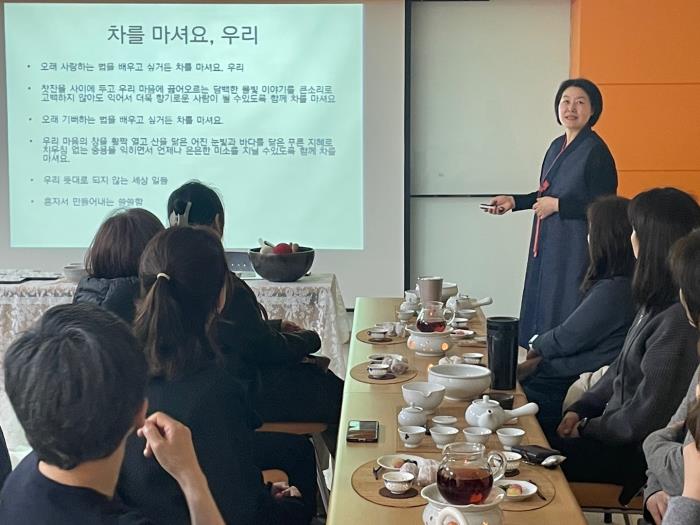 ▲밤에도 놀러오세-休 : 봄밤, 향기로운 차(茶)휴식