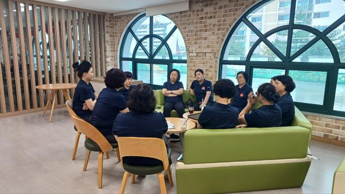 여성 이동 노동자 회의 장면2